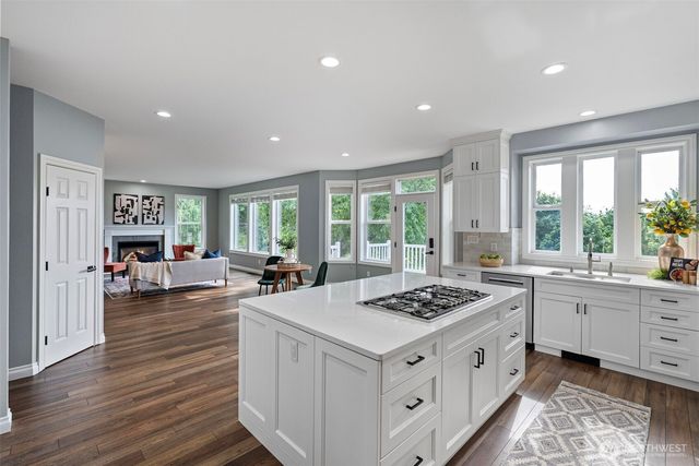 2606 NE Lillehammer Lane, Poulsbo, WA 98370