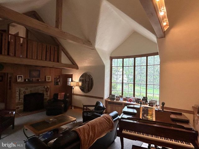 1521 OLD WELSH RD, Huntingdon Valley, PA 19006