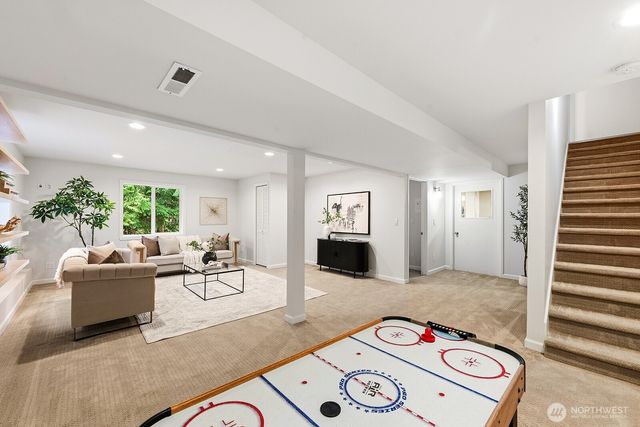 16208 SE 33rd Circle, Bellevue, WA 98008