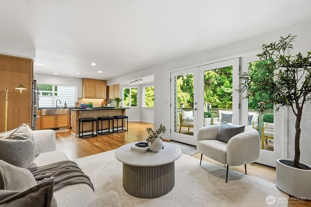 16208 SE 33rd Circle, Bellevue, WA 98008