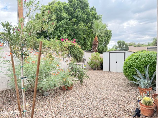 1805 E MARYLAND Avenue, Phoenix, AZ 85016