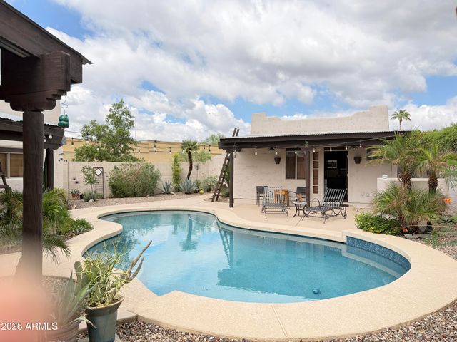 1805 E MARYLAND Avenue, Phoenix, AZ 85016