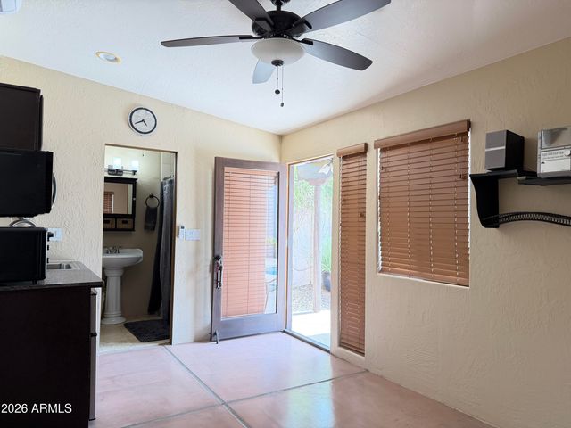1805 E MARYLAND Avenue, Phoenix, AZ 85016