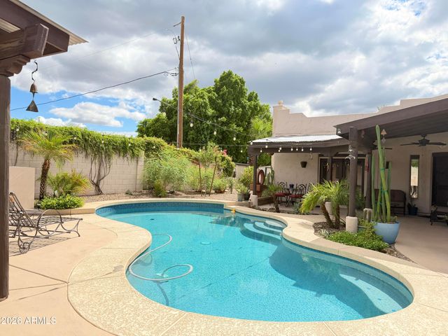 1805 E MARYLAND Avenue, Phoenix, AZ 85016