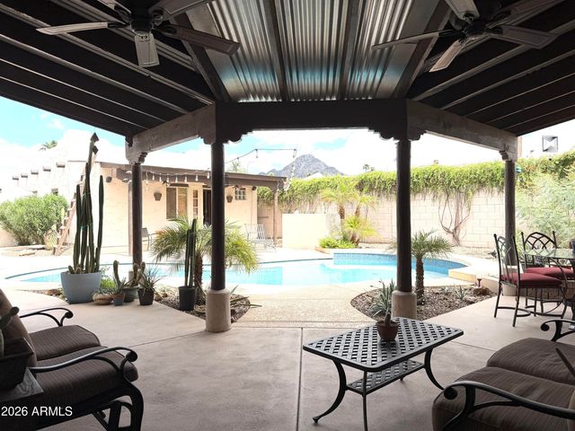 1805 E MARYLAND Avenue, Phoenix, AZ 85016