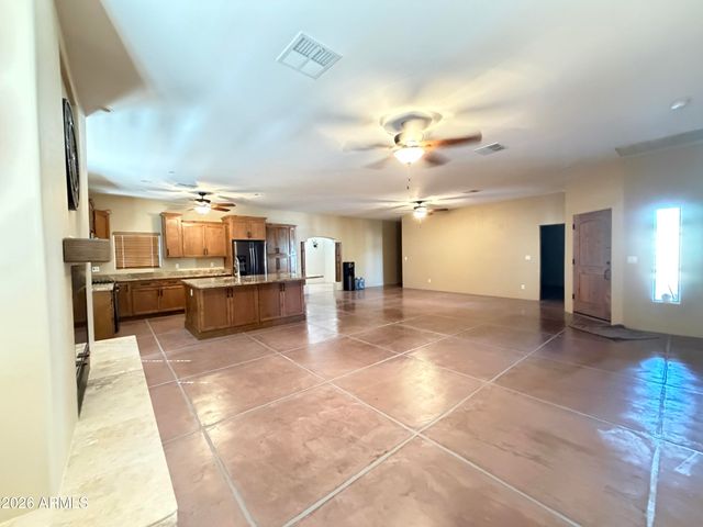 1805 E MARYLAND Avenue, Phoenix, AZ 85016