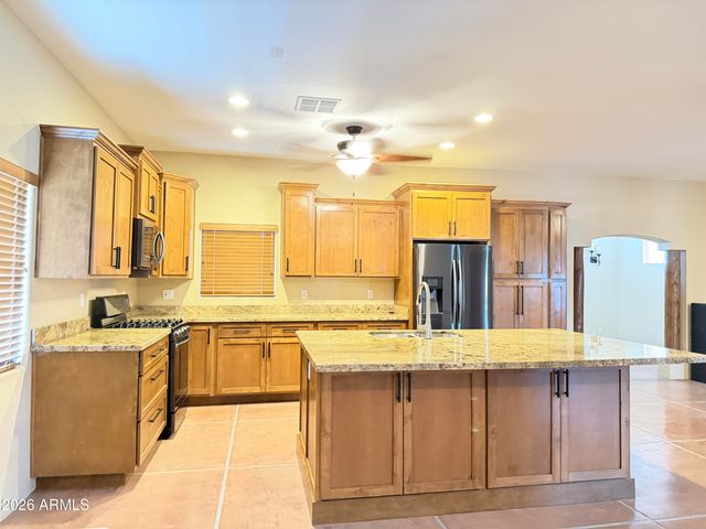 1805 E MARYLAND Avenue, Phoenix, AZ 85016