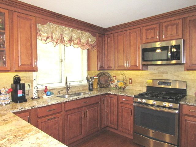 606 Mary Lane, St. Anne, IL 60964