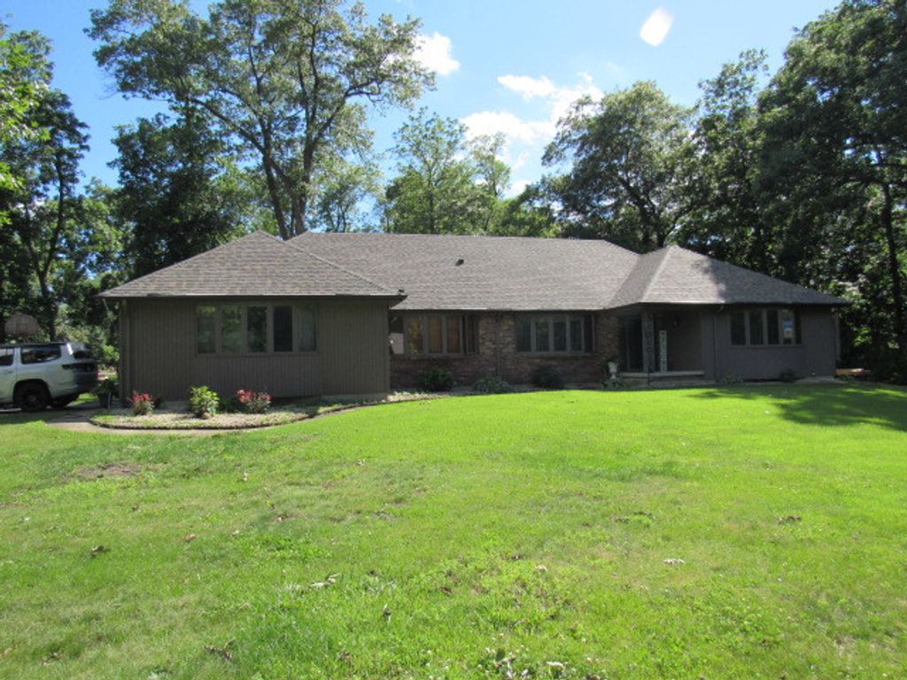 606 Mary Lane, St. Anne, IL 60964