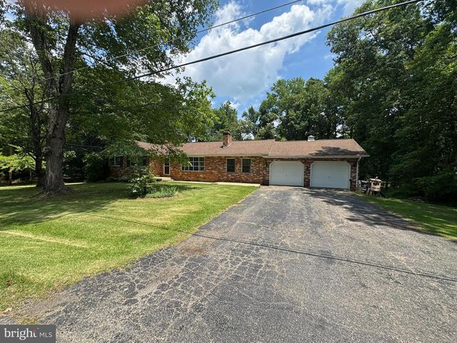 6040 HANNON DR, La Plata, MD 20646