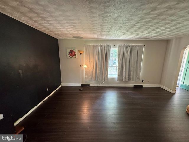 6040 HANNON DR, La Plata, MD 20646
