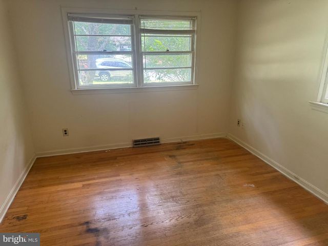 6040 HANNON DR, La Plata, MD 20646