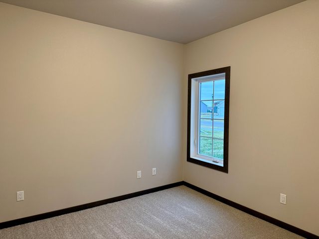 414 Westview Lane E, West Fargo, ND 58078