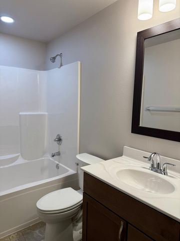 414 Westview Lane E, West Fargo, ND 58078