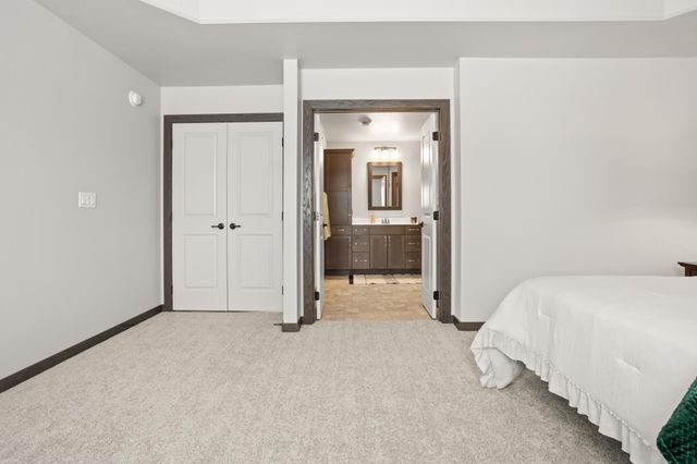 414 Westview Lane E, West Fargo, ND 58078