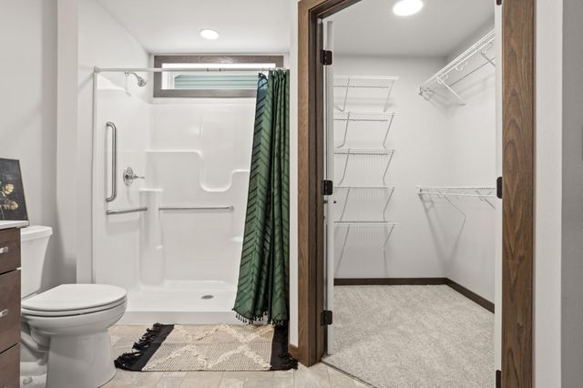 414 Westview Lane E, West Fargo, ND 58078