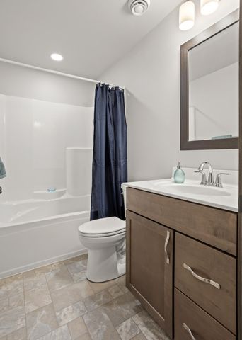 414 Westview Lane E, West Fargo, ND 58078