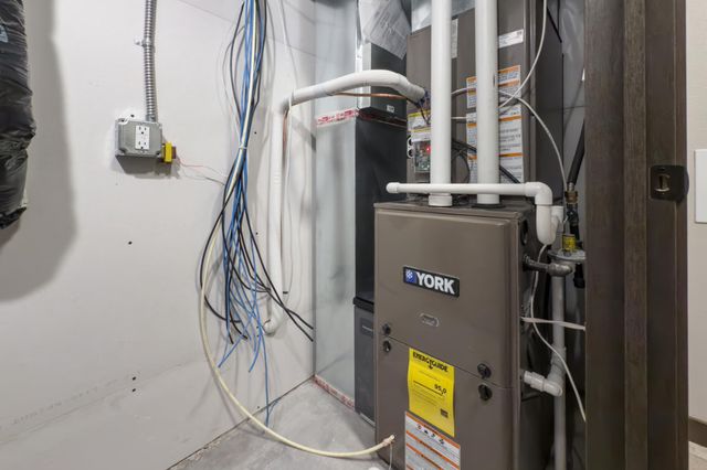 414 Westview Lane E, West Fargo, ND 58078