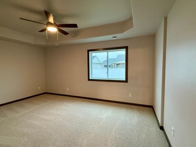 414 Westview Lane E, West Fargo, ND 58078