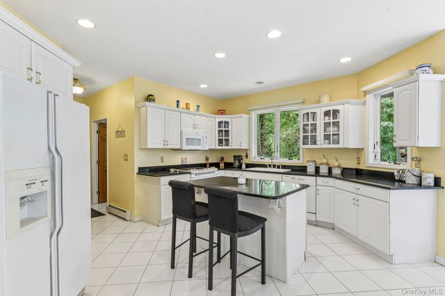 2 Penny Lane, Nissequogue, NY 11780