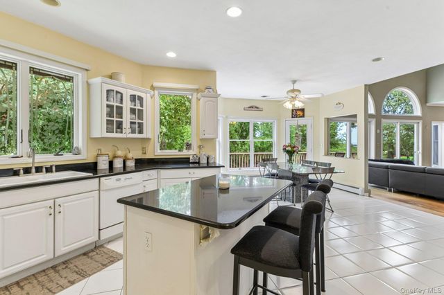 2 Penny Lane, Nissequogue, NY 11780