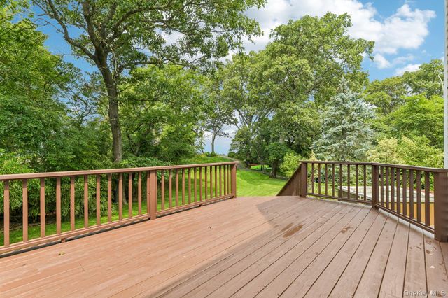 2 Penny Lane, Nissequogue, NY 11780