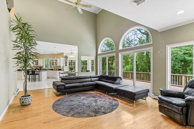 2 Penny Lane, Nissequogue, NY 11780