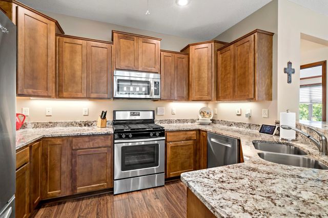 15305 Stonewood Court, Burnsville, MN 55306
