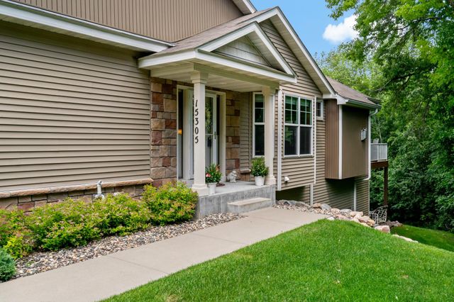 15305 Stonewood Court, Burnsville, MN 55306