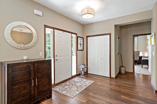 15305 Stonewood Court, Burnsville, MN 55306