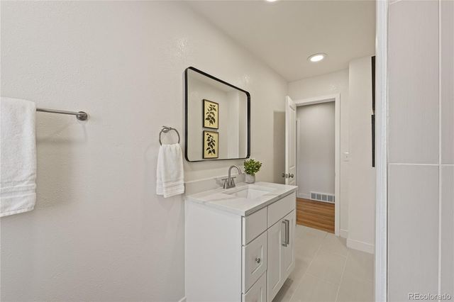 2739 W 39th Avenue, Denver, CO 80211