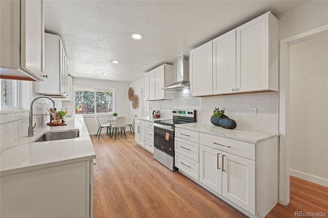 2739 W 39th Avenue, Denver, CO 80211