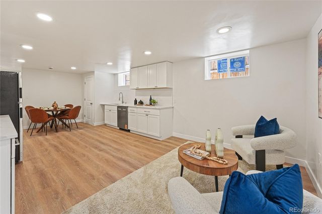 2739 W 39th Avenue, Denver, CO 80211