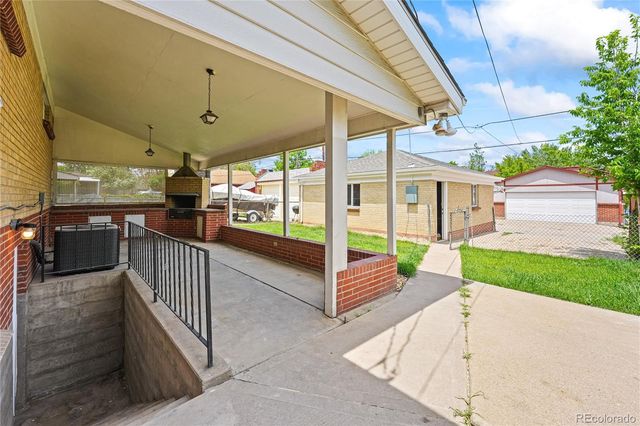 2739 W 39th Avenue, Denver, CO 80211