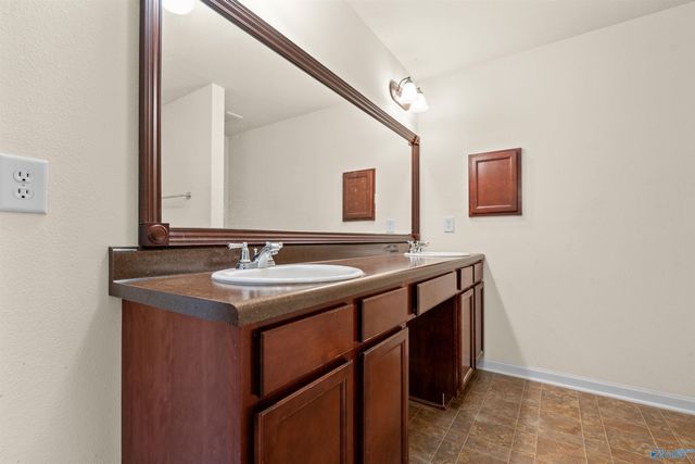 313 Mertle Drive NE, Huntsville, AL 35810