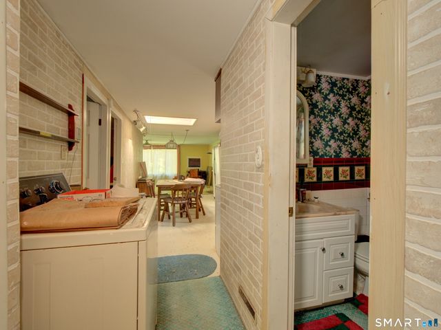 16 Breaults Lane, Thompson, CT 06277