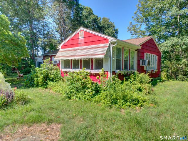 16 Breaults Lane, Thompson, CT 06277