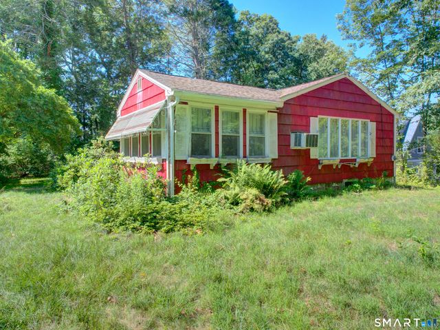 16 Breaults Lane, Thompson, CT 06277