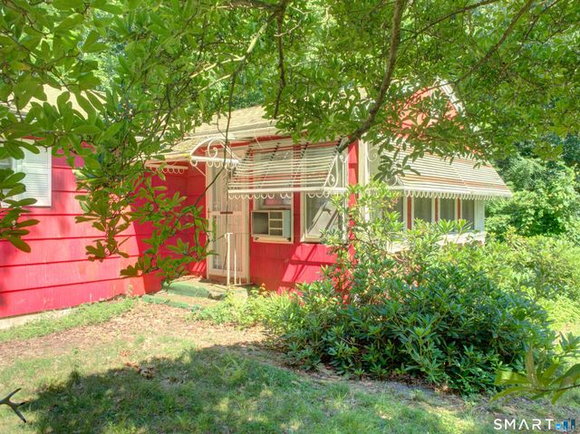 16 Breaults Lane, Thompson, CT 06277