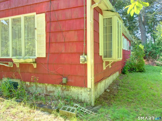 16 Breaults Lane, Thompson, CT 06277