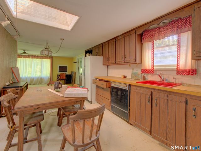 16 Breaults Lane, Thompson, CT 06277