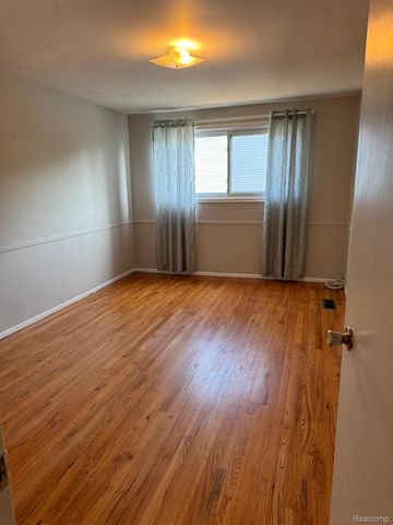 5028 Abington Drive, Troy, MI 48085