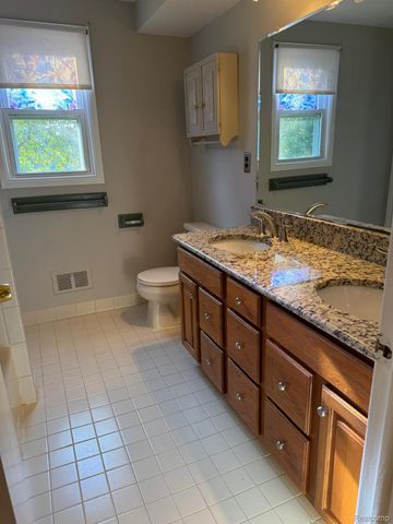 5028 Abington Drive, Troy, MI 48085