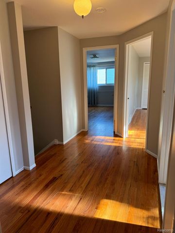 5028 Abington Drive, Troy, MI 48085