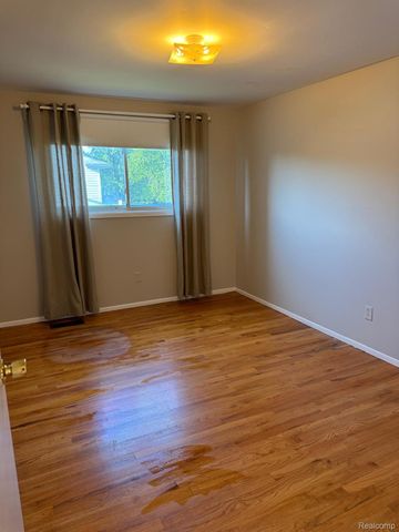 5028 Abington Drive, Troy, MI 48085