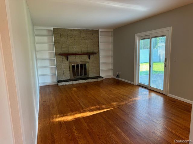 5028 Abington Drive, Troy, MI 48085