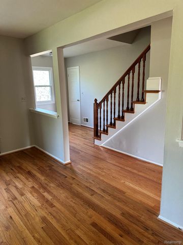 5028 Abington Drive, Troy, MI 48085