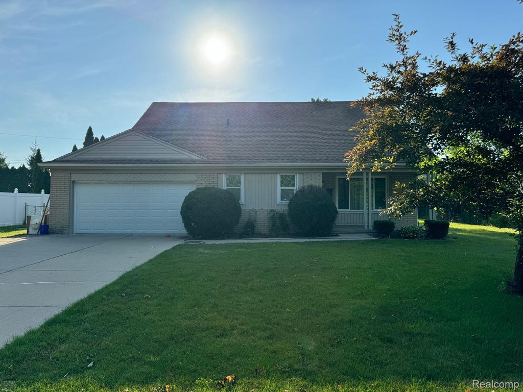 5028 Abington Drive, Troy, MI 48085