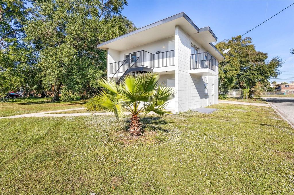 Image 30 of property listing at 901 COLYER STREET, Orlando, FL 32805