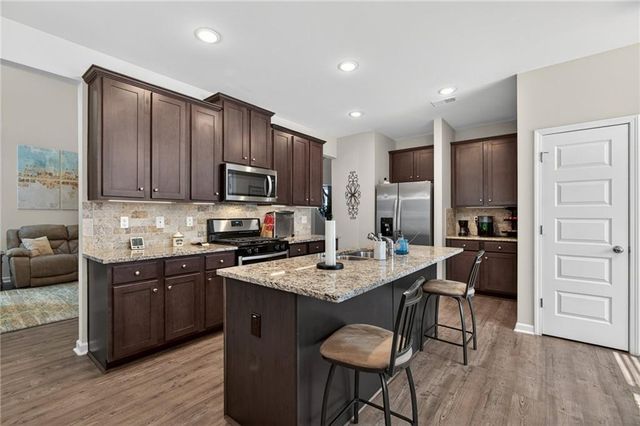 205 Creek View Place, Canton, GA 30114